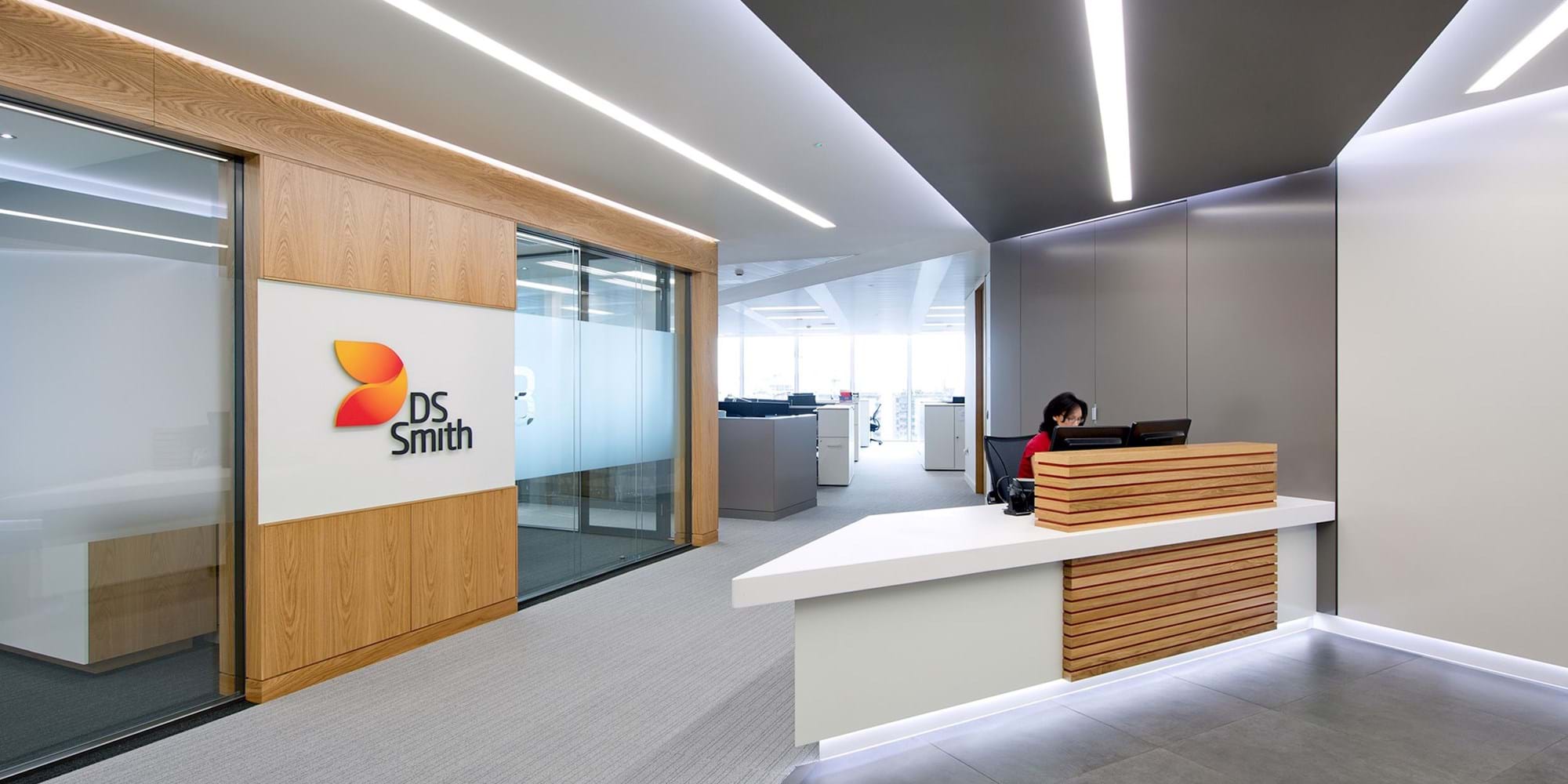 Modus Workspace office design, fit out and refurbishment - DS Smith - Reception - DS Smith 02.jpg