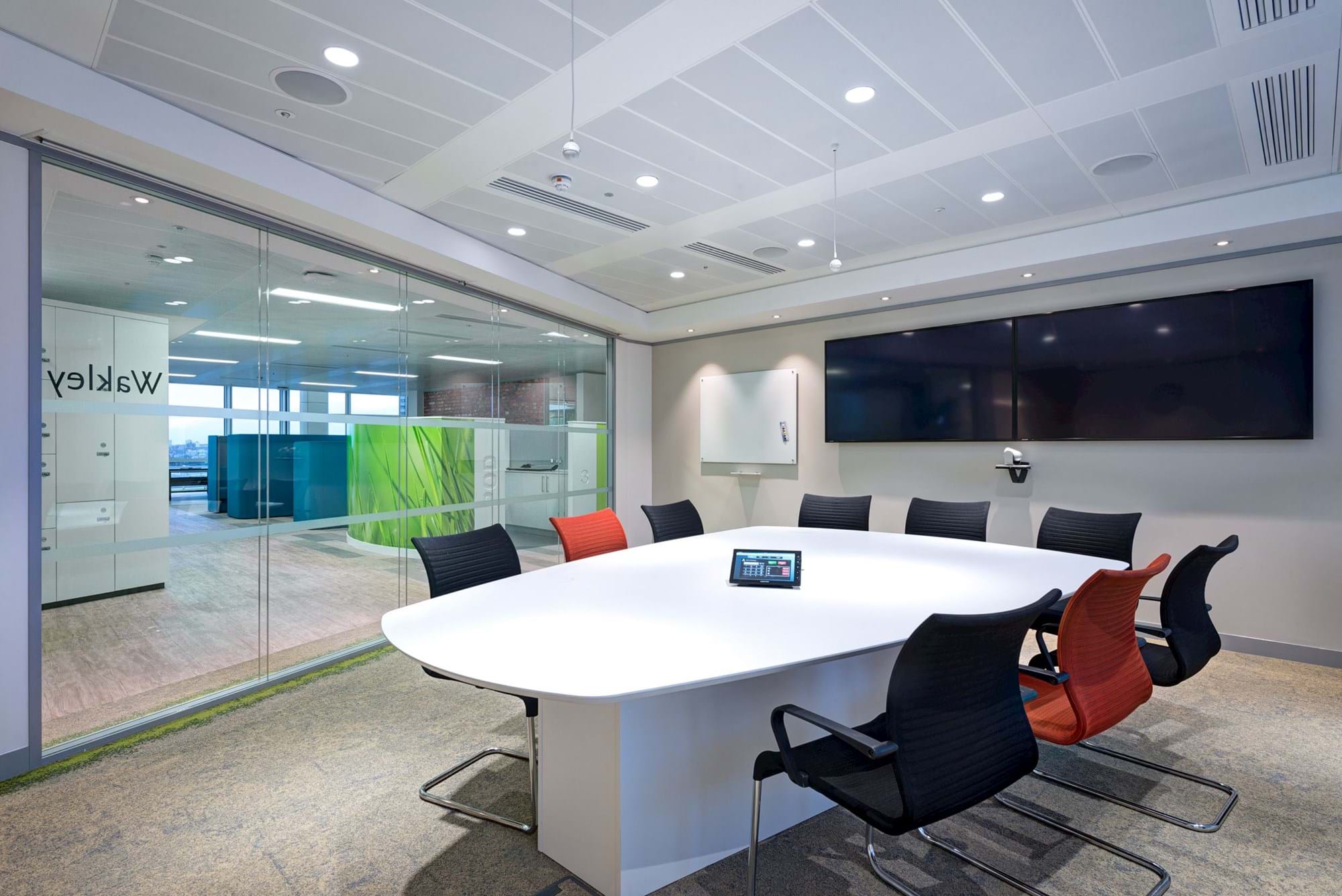 Modus Workspace office design, fit out and refurbishment - Reed Elsevier - Meeting Room - Reed Elsevier 08 darker highres sRGB.jpg