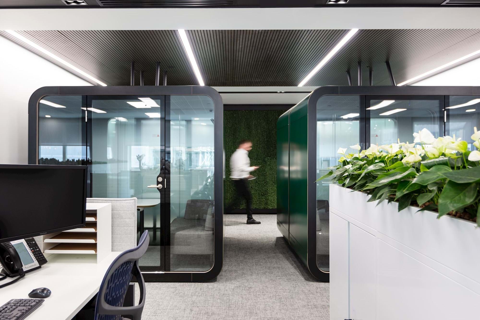 Modus Workspace office design, fit out and refurbishment - Houlihan Lokey - Modus_Houlihan_Lokey- huddle room.jpg