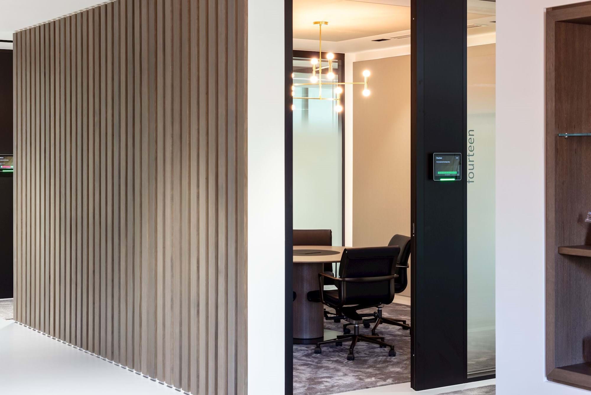Modus Workspace office design, fit out and refurbishment - Houlihan Lokey - Modus_Houlihan_Lokey meeting room.jpg