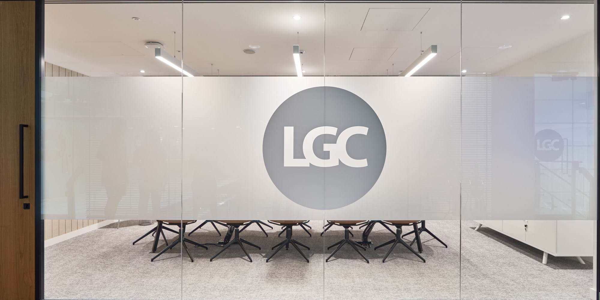 Modus Workspace office design, fit out and refurbishment - LGC Group - 2309_Modus_LGC_WEB (11).jpg