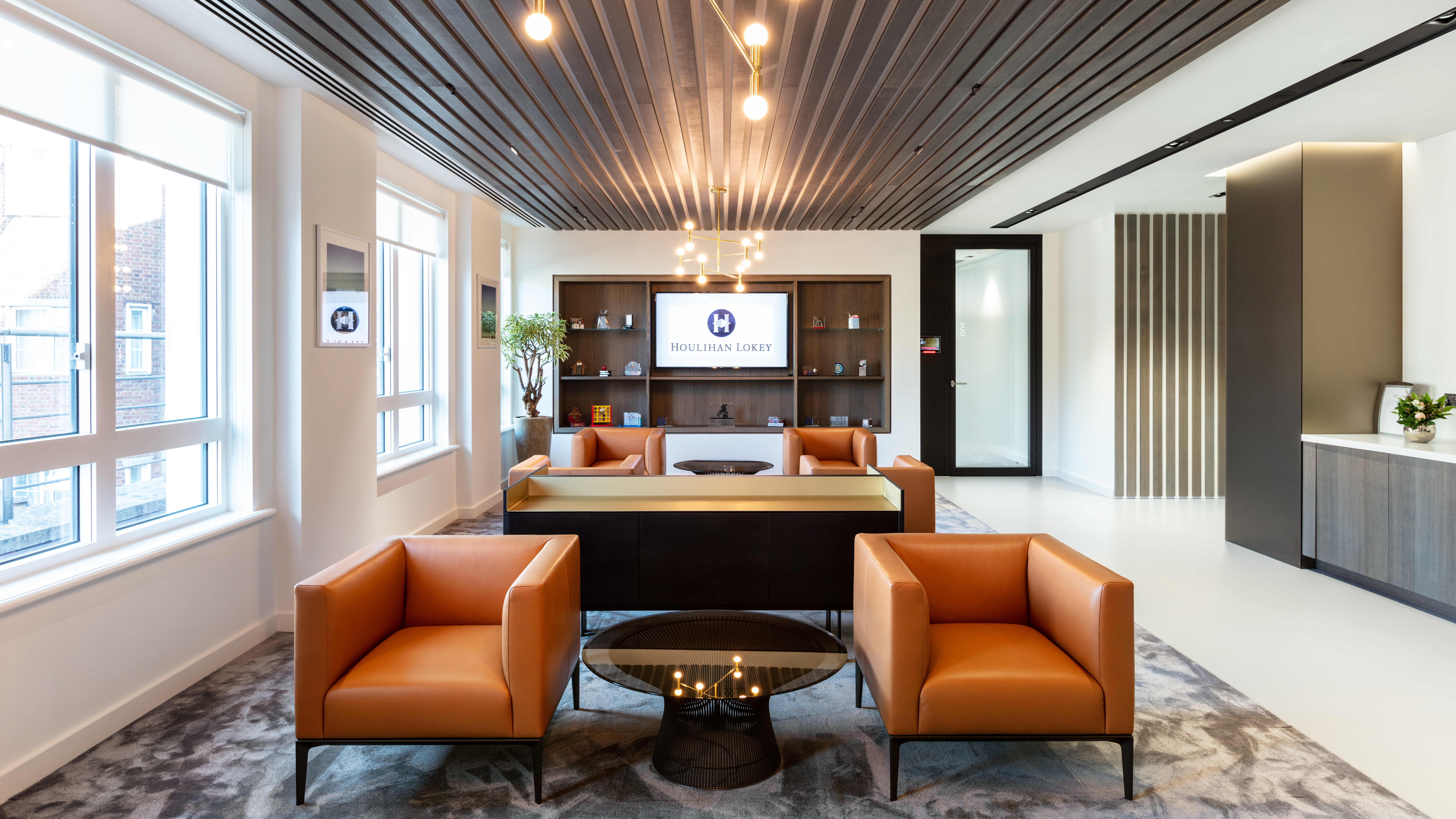Houlihan Lokey creates a Modern Flagship Workspace