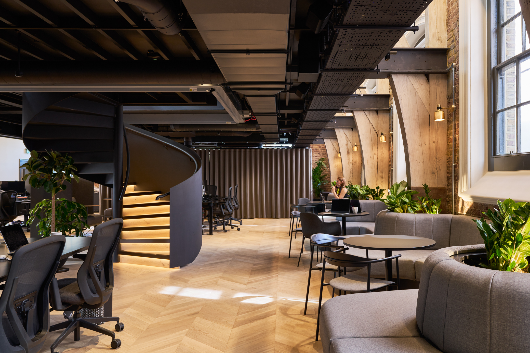 A higher budget office fit out, featuring bespoke furniture & fittings and high spec AV systems, completed in a heritage building.