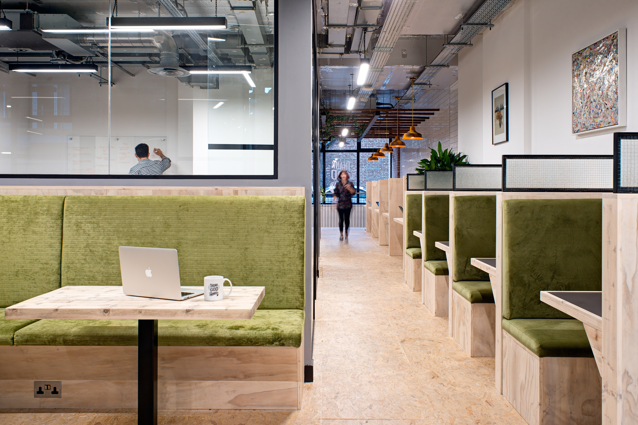 Worklife London Fields comfortable collaborative booths in bespoke brand colours.